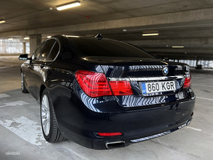 BMW 740 (14 фото из 14)
