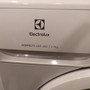 Pesumasin Electrolux (2 foto / 4)