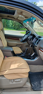 Toyota Land Cruiser 120, 2006 a, 8 istekohta, beež nahk (7 foto / 7)