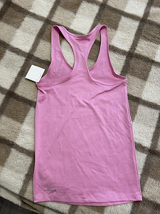 Reebok новый топ. Размер S. (2 фото из 3)