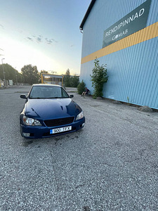 Lexus is 200 manual (4 foto / 11)