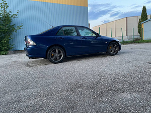 Lexus is 200 manual (6 foto / 11)