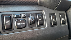 Toyota Avensis (9 foto / 11)