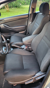 Toyota Avensis (11 foto / 11)