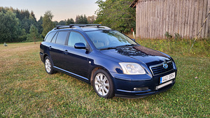 Toyota Avensis Executive (1 foto / 15)