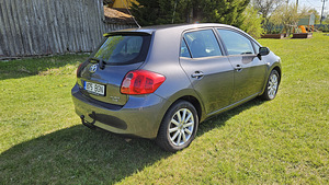Toyota Auris (4 фото из 11)