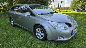 Toyota Avensis 2.0D Linea Sol (3 foto / 14)