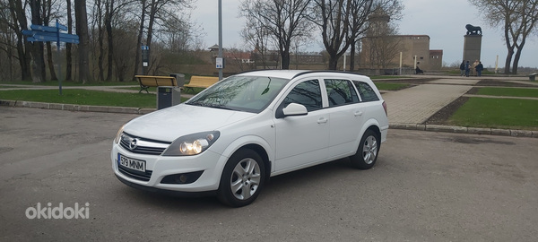 Opel Astra 1.7 CDTI (фото #1)