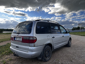 Volkswagen Sharan 1.9TDi 81kW (4 foto / 8)