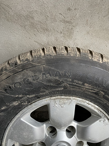 Toyota Hilux 15" оригинальные колеса с шинами (2 фото из 4)