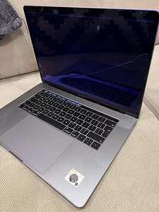 Macbook varuosadeks MacBook Pro (15-inch, Intel, 2018) (2 foto / 2)