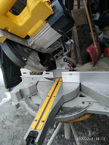 DeWalt многофункциональная пила DV27111/-QS. (6 фото из 10)