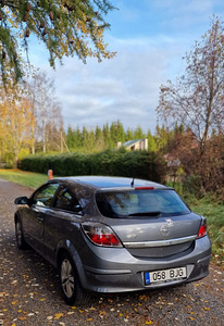 Opel Astra GTC (3 foto / 6)