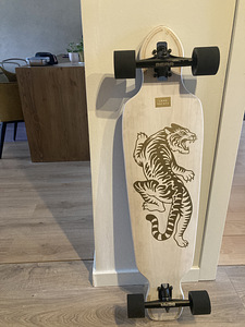 Longboard landyachtz (1 foto / 5)