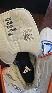 НОВЫЕ боксерки Adidas Box Hog 4 (размер 43 1/3) (1 фото из 4)