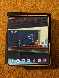 Samsung Galaxy Z fold 4 (1 foto / 6)
