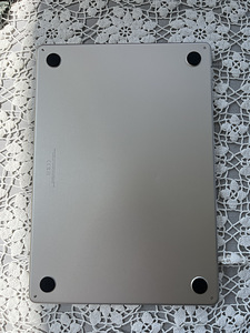 Apple Macbook Air 15 M2 2023 8/256GB Starlight SWE (2 foto / 5)