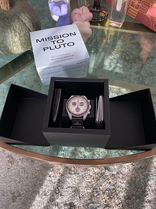 Часы Omega Swatch Moonswatch Pluto (1 фото из 2)