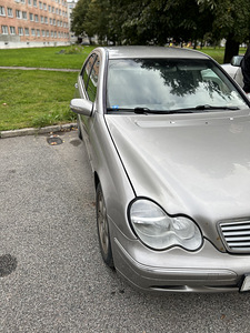 Mercedes-Benz c180 Kompressor (4 foto / 14)