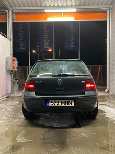 Volkswagen Golf 4 (3 foto / 9)