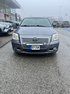 Toyota avensis D-4D (10 foto / 11)
