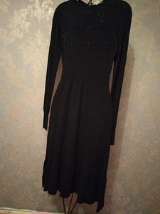 Must uus trikotaaž-kudum kleit, 60% viskoos, suurus M (2 foto / 3)