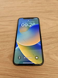 iPhone X 64GB (1 фото из 4)