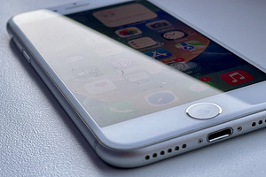 iPhone 8 64 GB Silver (2 foto / 6)