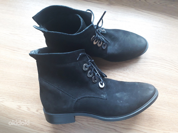 Новые черные кожаные ботинки, 39 (фото #1)