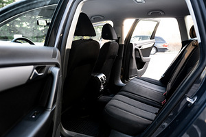 Volkswagen Passat (9 foto / 11)