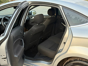 Ford Mondeo (9 фото из 9)