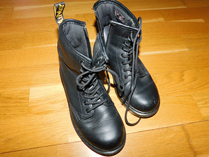 Dr. Martens laste saapad lukuga nr.34 (1 foto / 5)