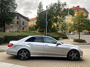 Мерседес-Бенц Е350 (4 фото из 13)