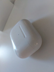 Apple AirPods Pro (4 фото из 5)