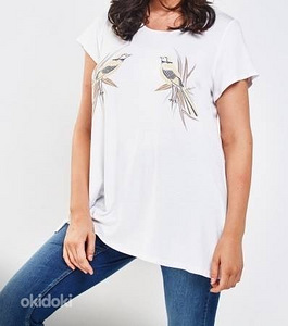 Белая блузка с футболкой с изображением птицы. Размер - UK26-28
