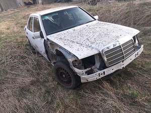 Mercedes benz 124 x2 (7 foto / 8)