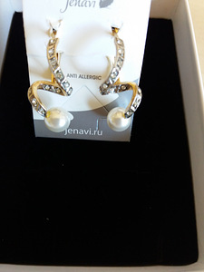 Дизайнерские серьги бренда "Jenavi" со стразами Swarovski. (1 фото из 10)