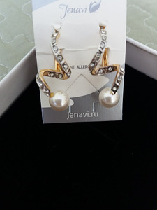 Дизайнерские серьги бренда "Jenavi" со стразами Swarovski. (5 фото из 10)