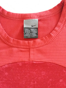 Nike'i kaubamärgi ilus rikkalik veinipunane topp M, S. (3 foto / 10)