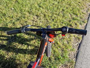 RXF Sedna 12" elektrimootoriga jooksuratas (7 foto / 8)