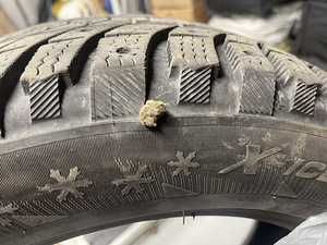Naastrehvid Michelin X-Ice North 3 205/55/R16 94T XL 8mm 4tk (7 foto / 7)