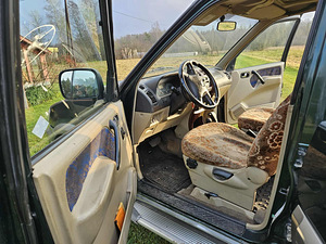 M: Nissan Terrano II 2001 (8 foto / 10)