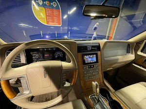 Lincoln Navigator 5.4 224kW Bensiin+LPG (8 foto / 10)