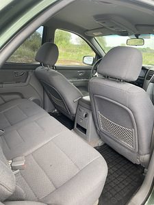 KIA Sorento 2.5l (6 foto / 9)