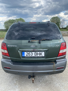 KIA Sorento 2.5l (9 foto / 9)
