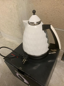 ЧАЙНИК DELONGHI BRILLANTE (2 фото из 2)