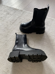 Müüa naiste saapad sportmax (1 foto / 2)