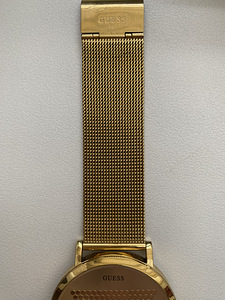 Часы Guess (4 фото из 4)