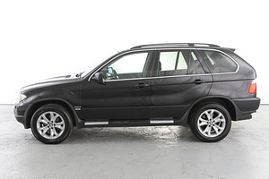 BMW X5 - 2006 (5 фото из 13)