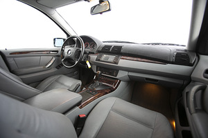 BMW X5 - 2006 (6 фото из 13)